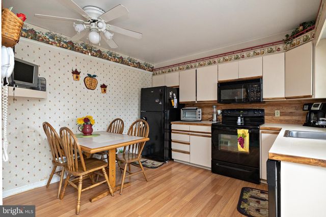 403 MEMORIAL AVE, Gloucester City, NJ 08030