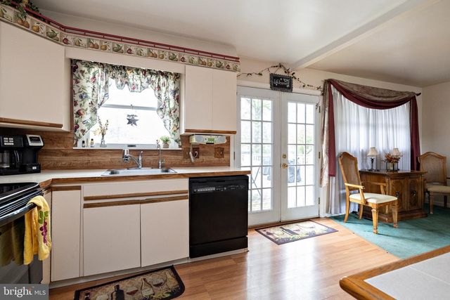 403 MEMORIAL AVE, Gloucester City, NJ 08030