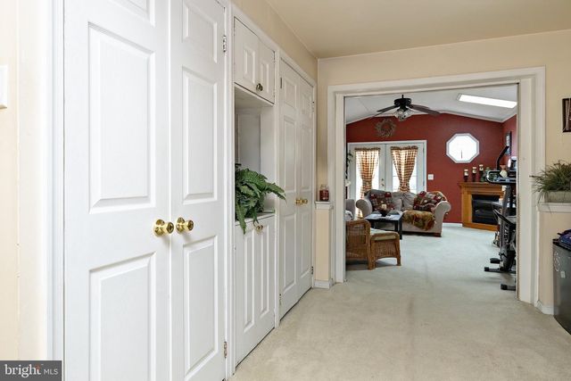 403 MEMORIAL AVE, Gloucester City, NJ 08030