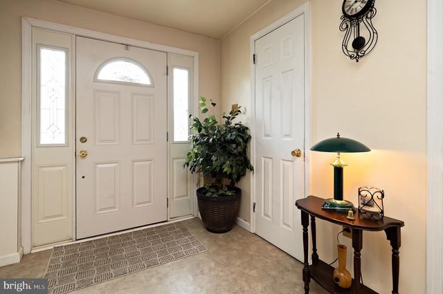 403 MEMORIAL AVE, Gloucester City, NJ 08030