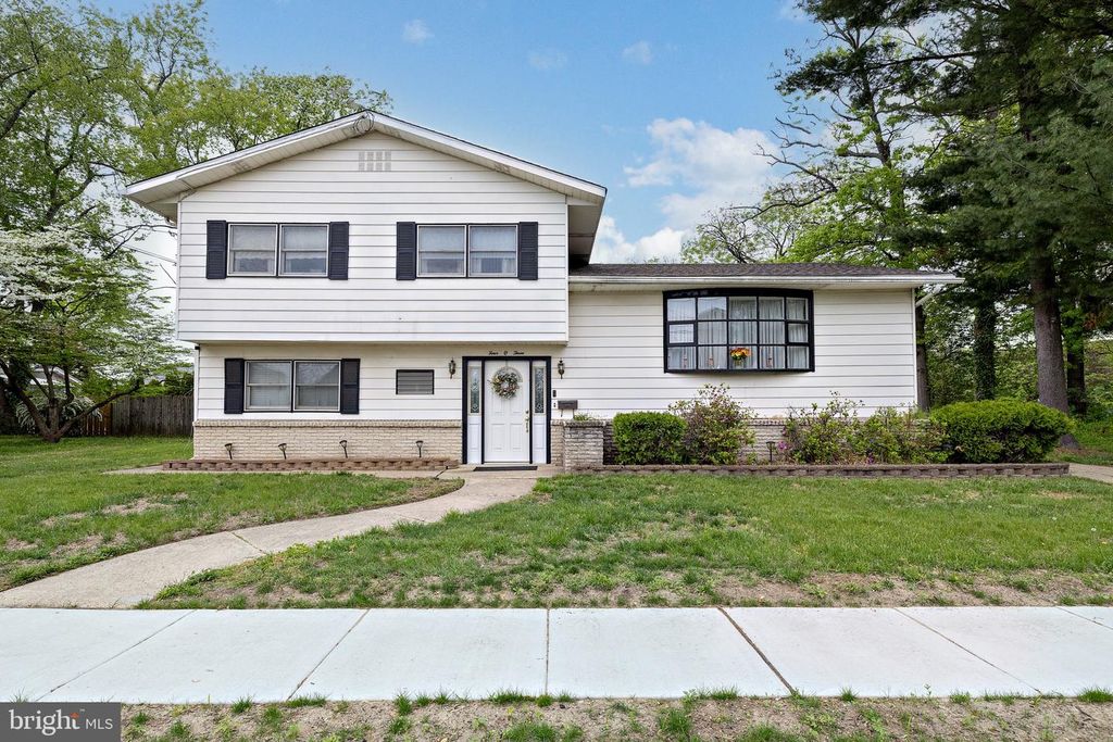 403 MEMORIAL AVE, Gloucester City, NJ 08030