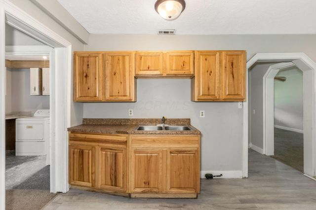 8781 Lancaster Thornville Road NE, Pleasantville, OH 43148