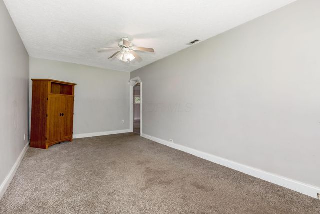 8781 Lancaster Thornville Road NE, Pleasantville, OH 43148