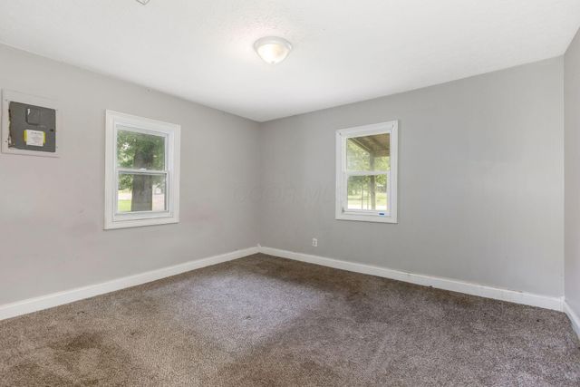 8781 Lancaster Thornville Road NE, Pleasantville, OH 43148