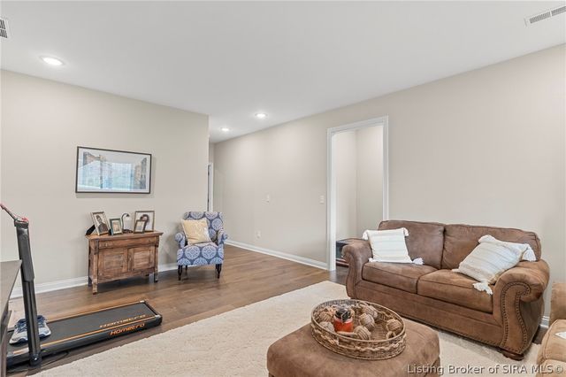 2009 Prestwick Place, Henryville, IN 47126