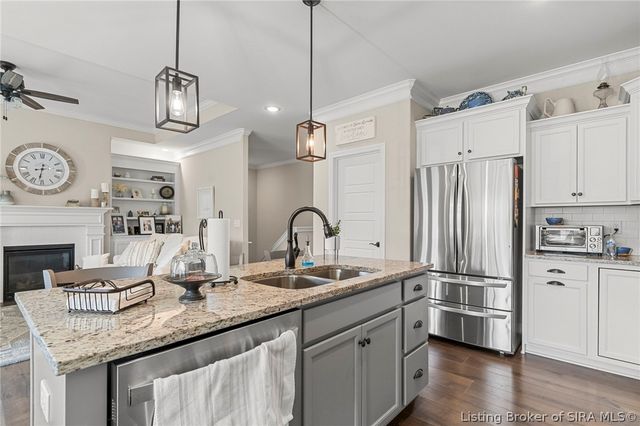 2009 Prestwick Place, Henryville, IN 47126