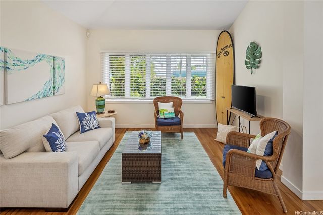 1319 Mokulua Drive, Kailua, HI 96734