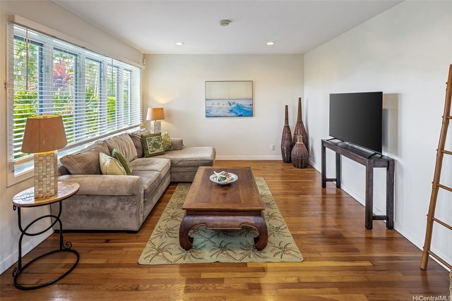 1319 Mokulua Drive, Kailua, HI 96734