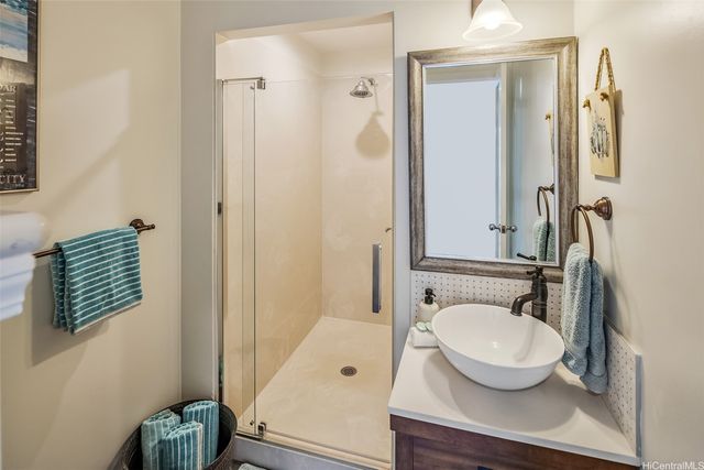 1319 Mokulua Drive, Kailua, HI 96734