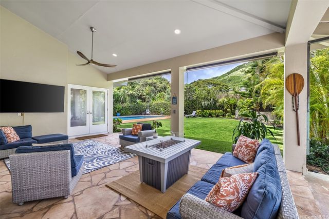 1319 Mokulua Drive, Kailua, HI 96734