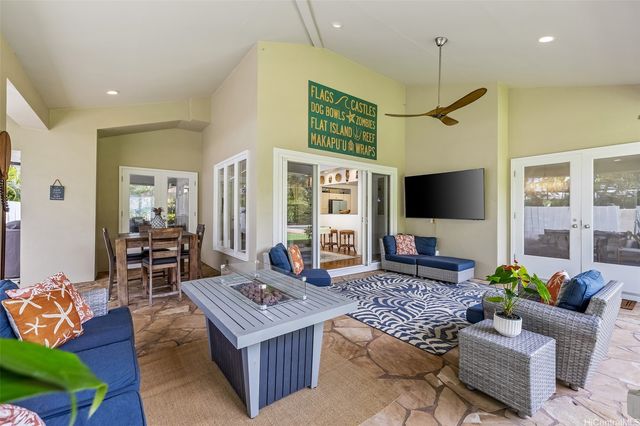 1319 Mokulua Drive, Kailua, HI 96734