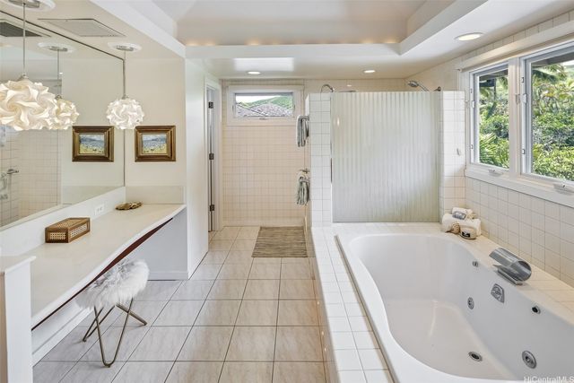 1319 Mokulua Drive, Kailua, HI 96734