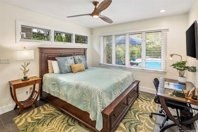 1319 Mokulua Drive, Kailua, HI 96734