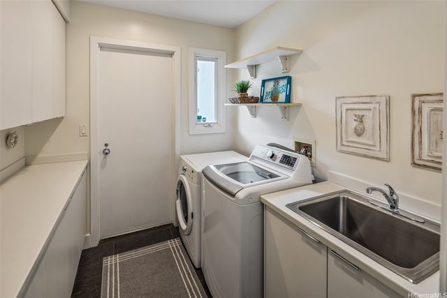1319 Mokulua Drive, Kailua, HI 96734