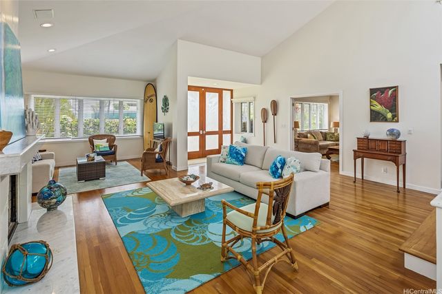 1319 Mokulua Drive, Kailua, HI 96734