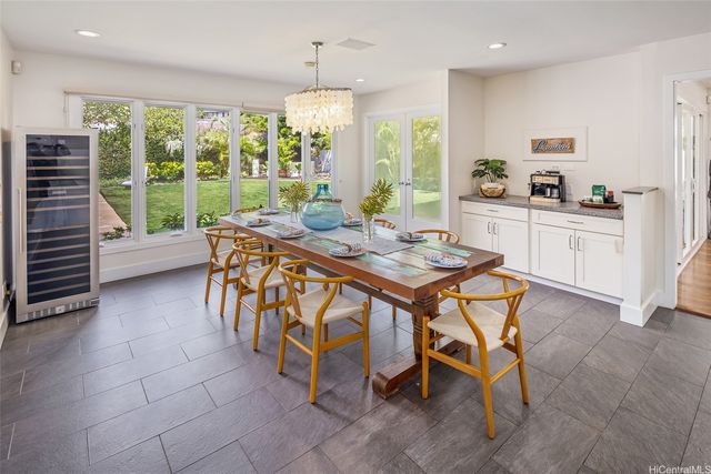 1319 Mokulua Drive, Kailua, HI 96734