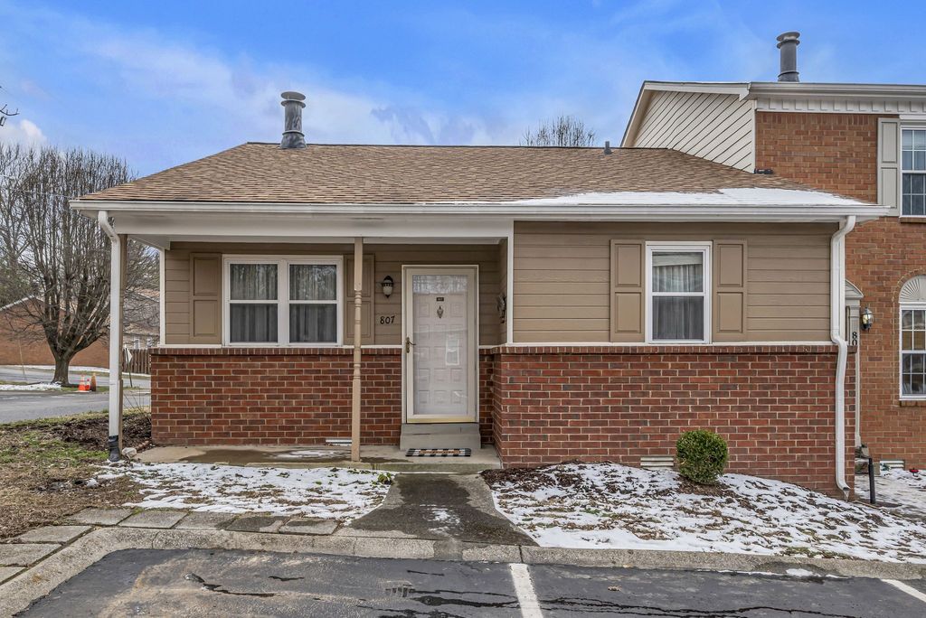 430 Walton Ferry Rd Apt 807, Hendersonville, TN 37075