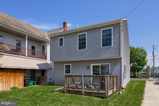 202 W FRANKLIN ST, Ephrata, PA 17522