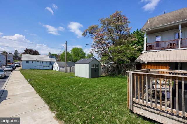 202 W FRANKLIN ST, Ephrata, PA 17522