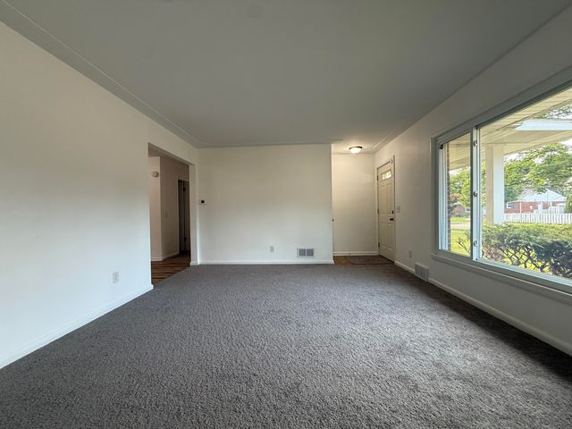 1946 Adams Street SE, Grand Rapids, MI 49506