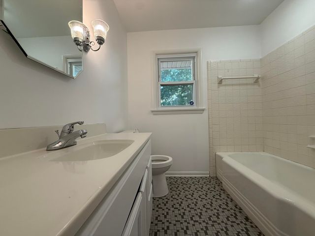 1946 Adams Street SE, Grand Rapids, MI 49506