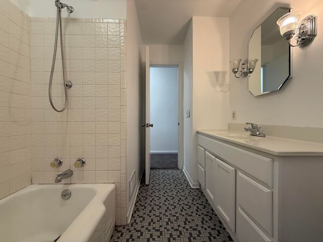 1946 Adams Street SE, Grand Rapids, MI 49506