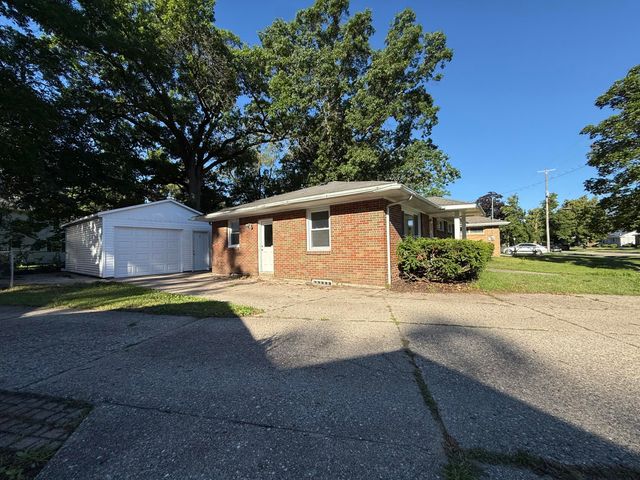 1946 Adams Street SE, Grand Rapids, MI 49506