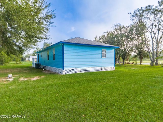 591 Christ The King Road, Opelousas, LA 70570