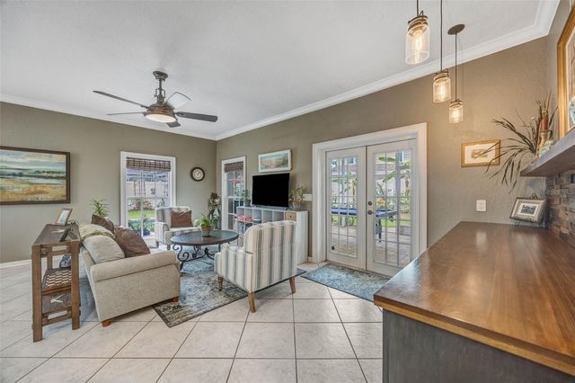 852 35TH AVENUE N, St Petersburg, FL 33704