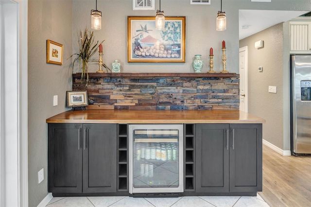 852 35TH AVENUE N, St Petersburg, FL 33704