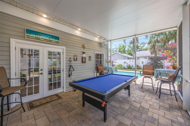 852 35TH AVENUE N, St Petersburg, FL 33704