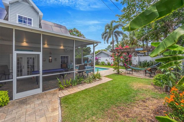 852 35TH AVENUE N, St Petersburg, FL 33704