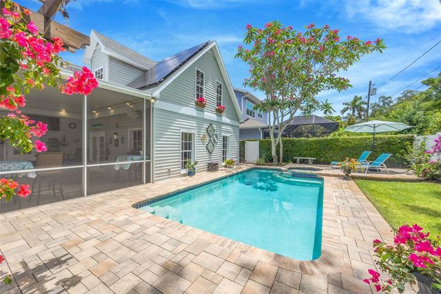 852 35TH AVENUE N, St Petersburg, FL 33704
