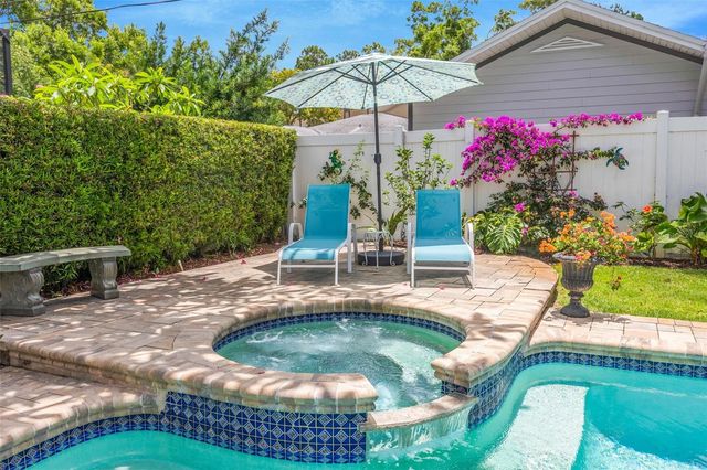 852 35TH AVENUE N, St Petersburg, FL 33704
