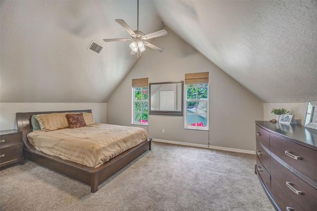 852 35TH AVENUE N, St Petersburg, FL 33704