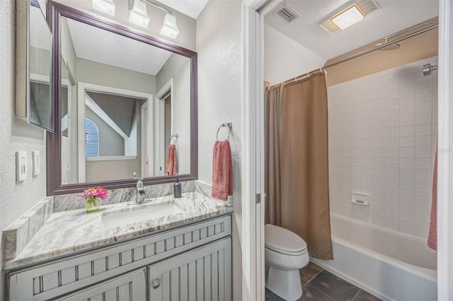 852 35TH AVENUE N, St Petersburg, FL 33704