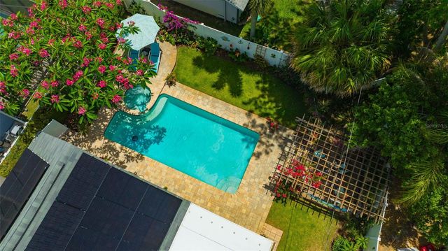852 35TH AVENUE N, St Petersburg, FL 33704