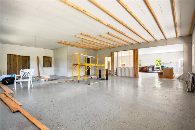 660 Watt Nantz Road, East Bernstadt, KY 40729