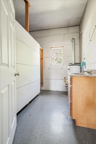 660 Watt Nantz Road, East Bernstadt, KY 40729
