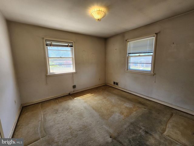 9709 ADMIRALTY DR, Silver Spring, MD 20910