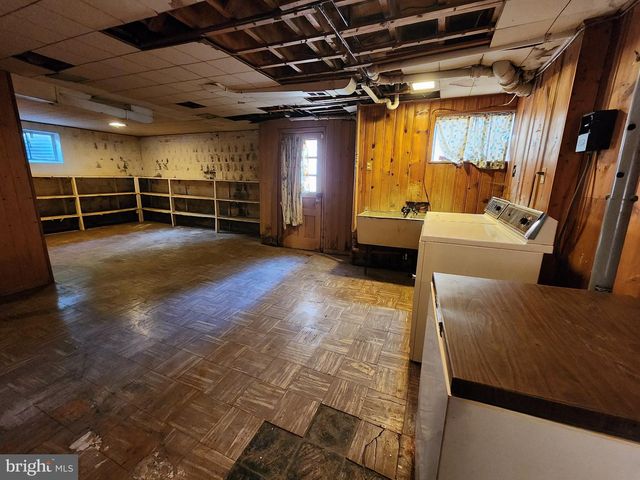 9709 ADMIRALTY DR, Silver Spring, MD 20910