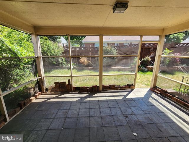 9709 ADMIRALTY DR, Silver Spring, MD 20910