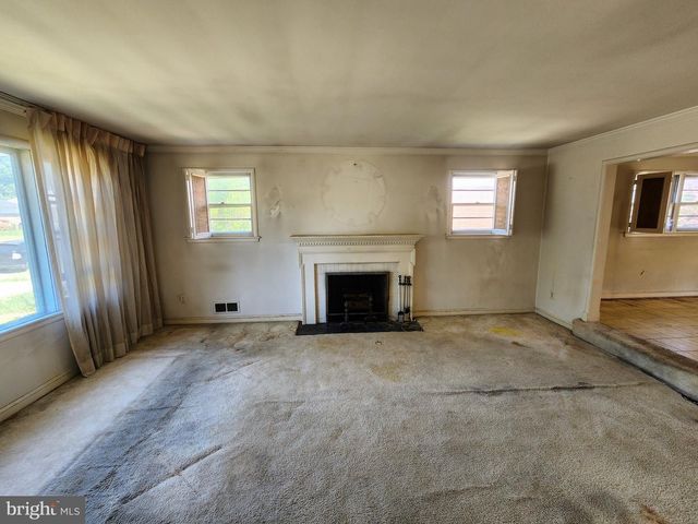9709 ADMIRALTY DR, Silver Spring, MD 20910