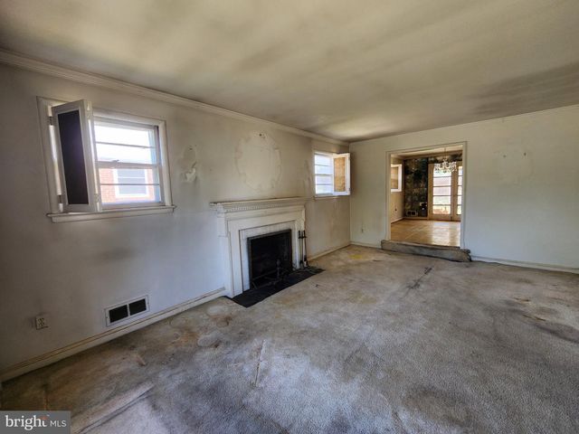 9709 ADMIRALTY DR, Silver Spring, MD 20910