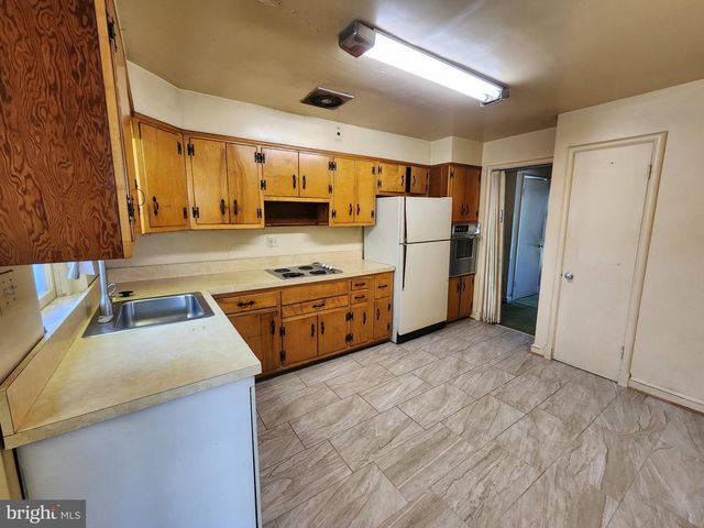 9709 ADMIRALTY DR, Silver Spring, MD 20910