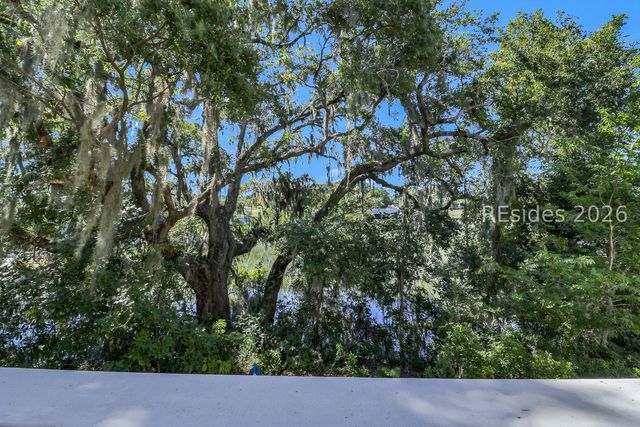 9 Jarvis Creek Ct, Hilton Head Island, SC 29926
