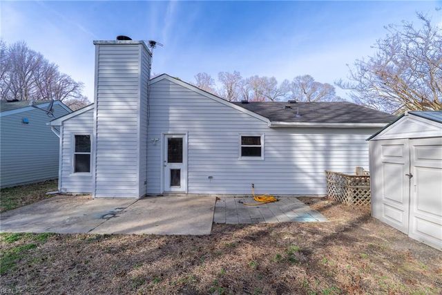 1305 Eaglewood DR, Virginia Beach, VA 23454