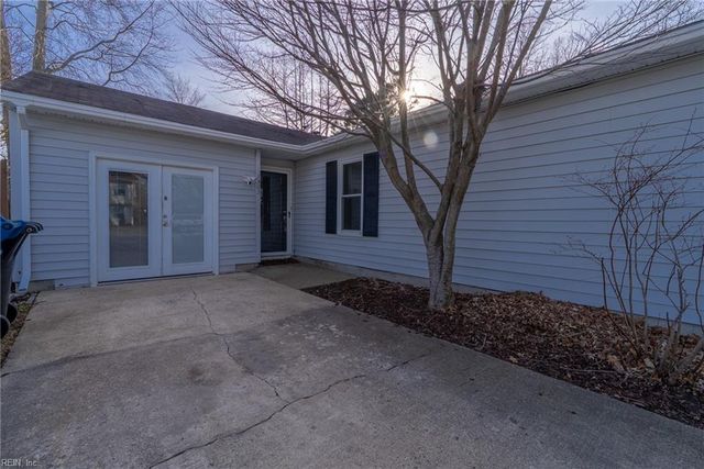 1305 Eaglewood DR, Virginia Beach, VA 23454