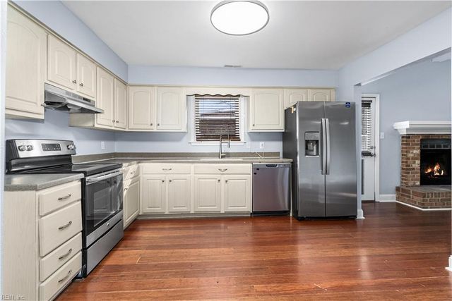 1305 Eaglewood DR, Virginia Beach, VA 23454