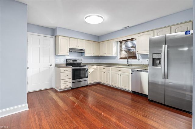 1305 Eaglewood DR, Virginia Beach, VA 23454